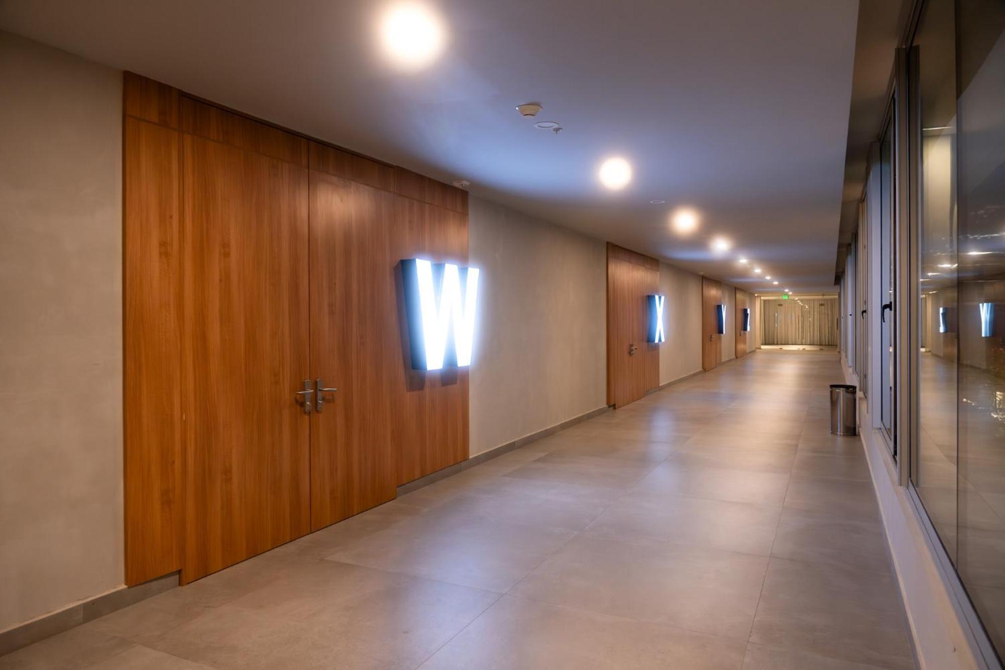 Aloft Playa Del Carmen Hotell Exteriör bild Interior of the building