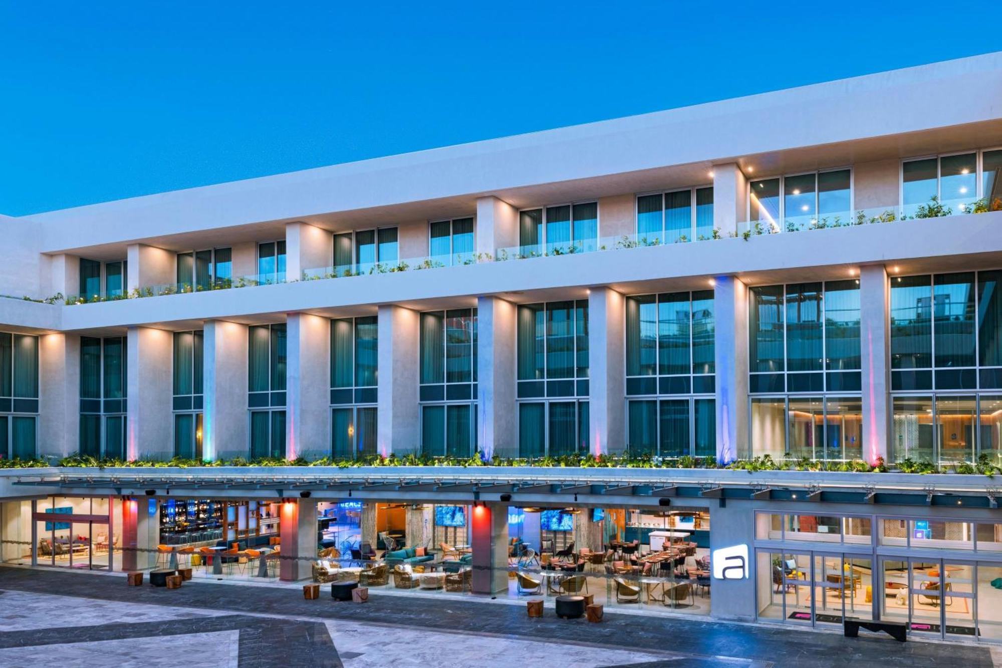 Aloft Playa Del Carmen Hotell Exteriör bild The Westin Resort and Spa, Cancun